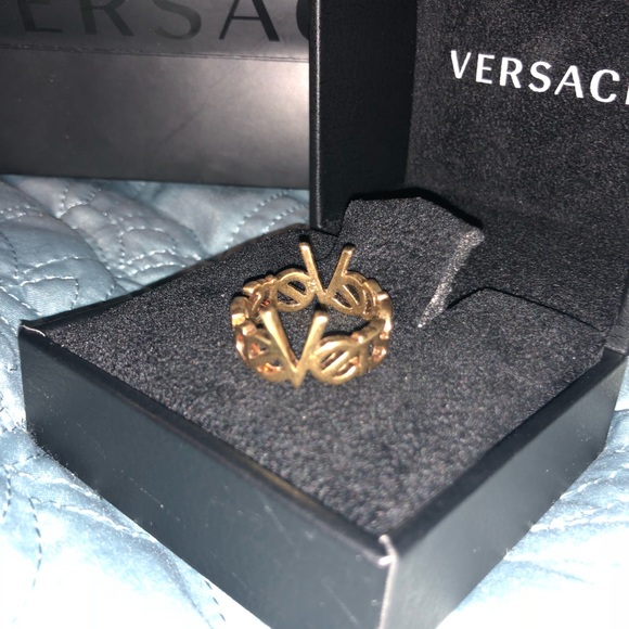 Versace ring - Picture 3 of 3